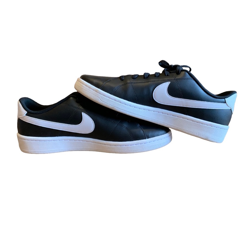 Nike Court Royale 2 Womens size 12  Black and White